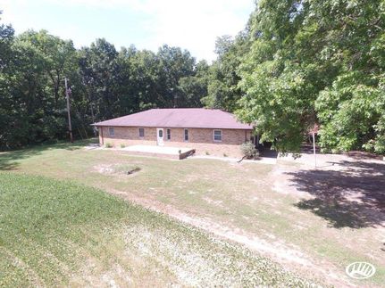 Farm and Ranch in Jefferson County, Illinois