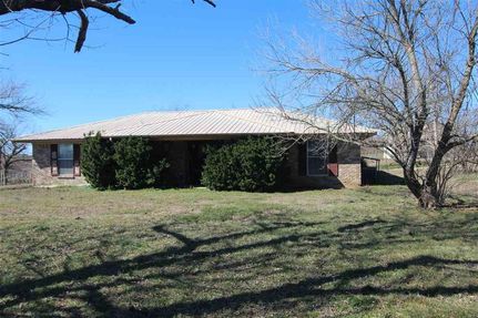 House in Lamar County, Texas