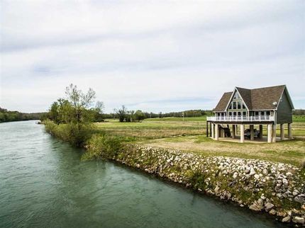 Farm and Ranch in Ripley County, Missouri