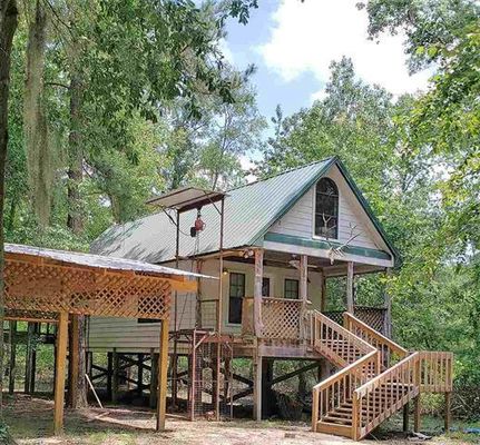 House in Harrison County, Texas