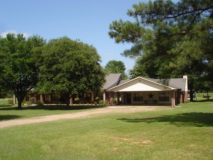 Farm and Ranch in Lamar County, Texas