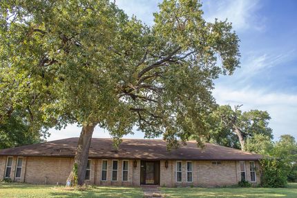Farm and Ranch in Falls County, Texas