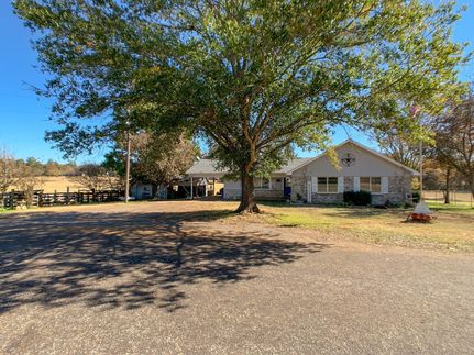 Farm and Ranch in Anderson County, Texas