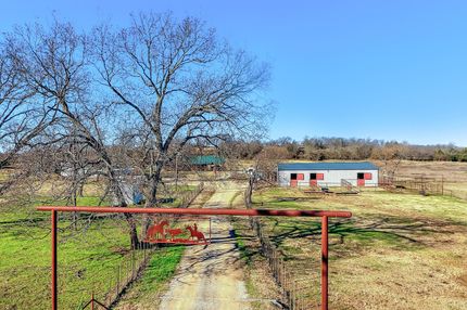 Farm and Ranch in Grayson County, Texas