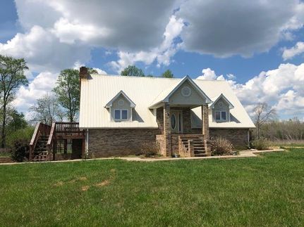 Farm and Ranch in Warren County, Tennessee