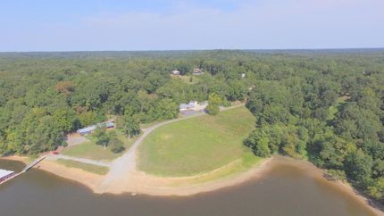 House in Benton County, Tennessee