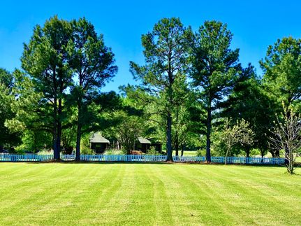 Farm and Ranch in Grayson County, Texas