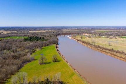 Farm and Ranch in Lamar County, Texas