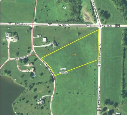 Homesite in Clinton County, Missouri