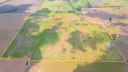 Commercial Property in Falls County, Texas