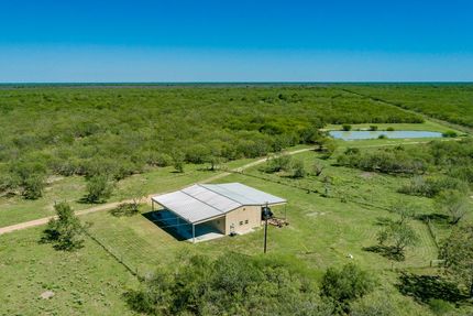 Farm and Ranch in Victoria County, Texas
