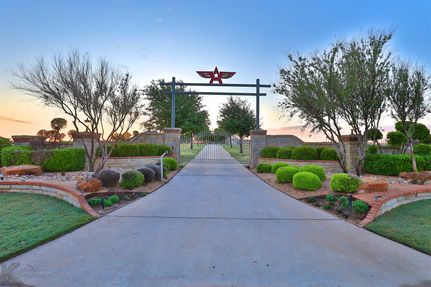 Farm and Ranch in Taylor County, Texas