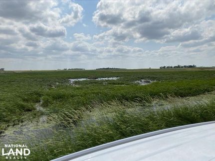 Land in Hanson County, South Dakota