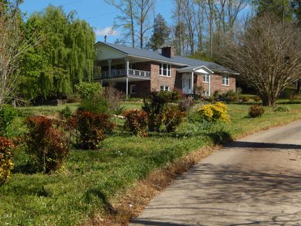 Farm and Ranch in Wayne County, Tennessee