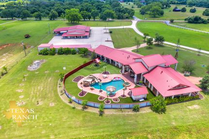 Farm and Ranch in Limestone County, Texas