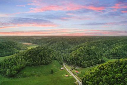 Farm and Ranch in Jackson County, Tennessee