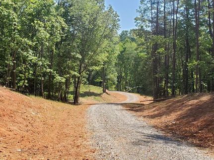 Farm and Ranch in Bedford County, Virginia