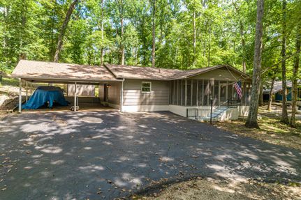 Farm and Ranch in Decatur County, Tennessee