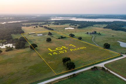 Farm and Ranch in Grayson County, Texas