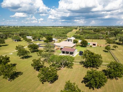 Farm and Ranch in Karnes County, Texas