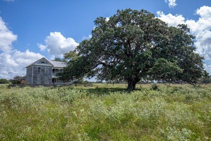 Farm and Ranch in Dewitt County, Texas