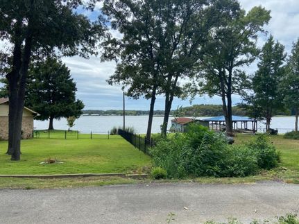 Farm and Ranch in Henderson County, Texas