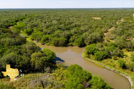 Farm and Ranch in Jim Wells County, Texas