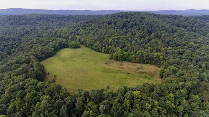 Farm and Ranch in Morgan County, Tennessee