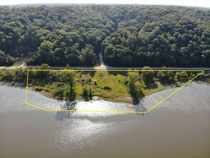 Homesite in Putnam County, Illinois