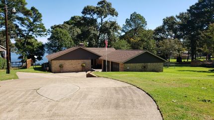 Farm and Ranch in Henderson County, Texas