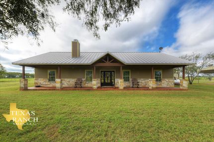 Farm and Ranch in Bee County, Texas