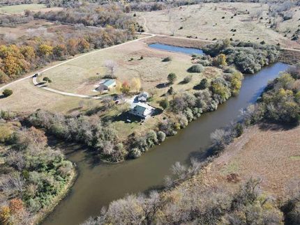 House in Henry County, Missouri
