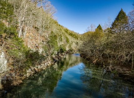 Farm and Ranch in Fentress County, Tennessee