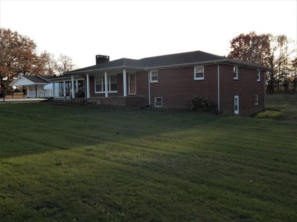 Farm and Ranch in Wayne County, Tennessee
