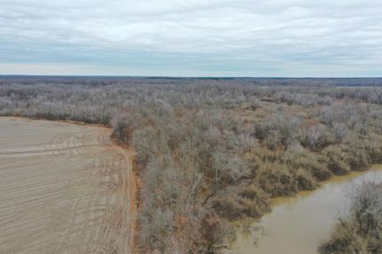 Farm and Ranch in Williamson County, Illinois