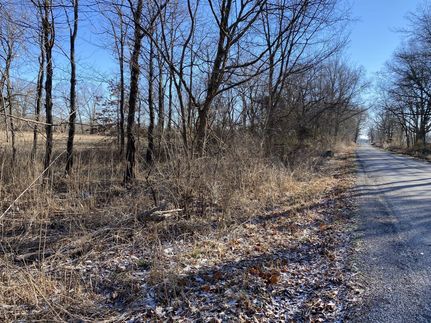 Farm and Ranch in Jefferson County, Illinois