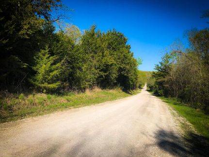 Farm and Ranch in Benton County, Missouri