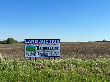 Land in Dickinson County, Iowa