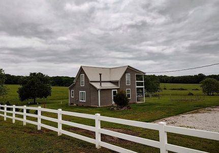 House in Saint Clair County, Missouri