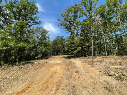 Farm and Ranch in Douglas County, Missouri