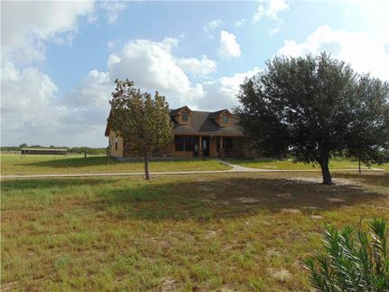 Farm and Ranch in Jim Wells County, Texas