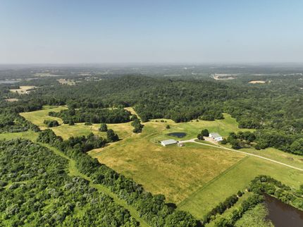 Farm and Ranch in Johnson County, Illinois