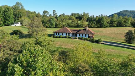 Farm and Ranch in Bedford County, Virginia