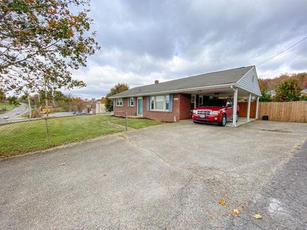 Farm and Ranch in Montgomery County, Virginia