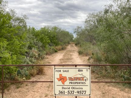 Farm and Ranch in Duval County, Texas