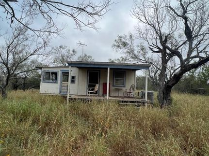 House in La Salle County, Texas