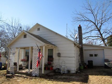 Farm and Ranch in Douglas County, Missouri