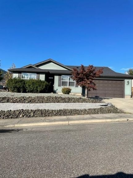 House in Douglas County, Oregon
