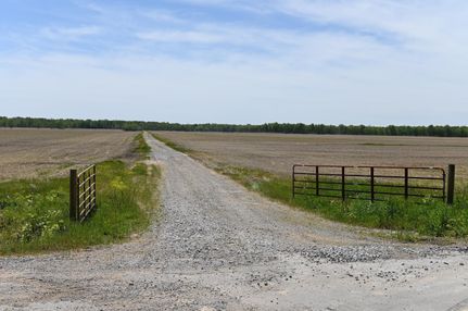 Farm and Ranch in Wayne County, Illinois