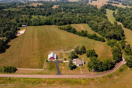 Farm and Ranch in Douglas County, Missouri